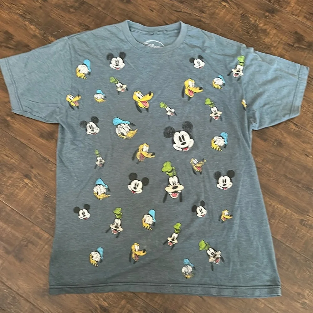SOLD Vintage washed Disney character shirt size L - Picture 1 of 3